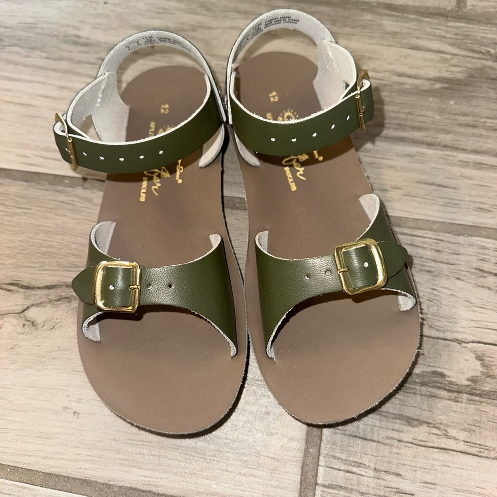 Summersalt Kids Olive Sandals with Buckles